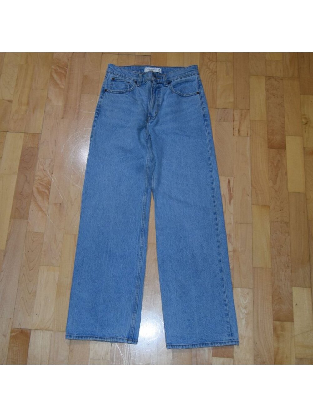 Abercrombie & Fitch 90s Relaxed High Rise Jeans Blue Denim Women's Size 26 Short